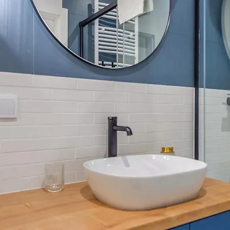 Lazurowe Wybrzeze Z Widokiem Na Morze - Perlowa Przystan - *