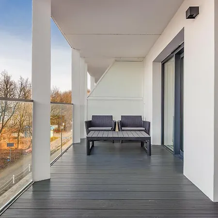 Lazurowe Wybrzeze Z Widokiem Na Morze - Perlowa Przystan - *