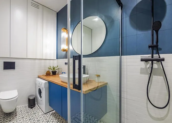 Lazurowe Wybrzeze Z Widokiem Na Morze - Perlowa Przystan - *