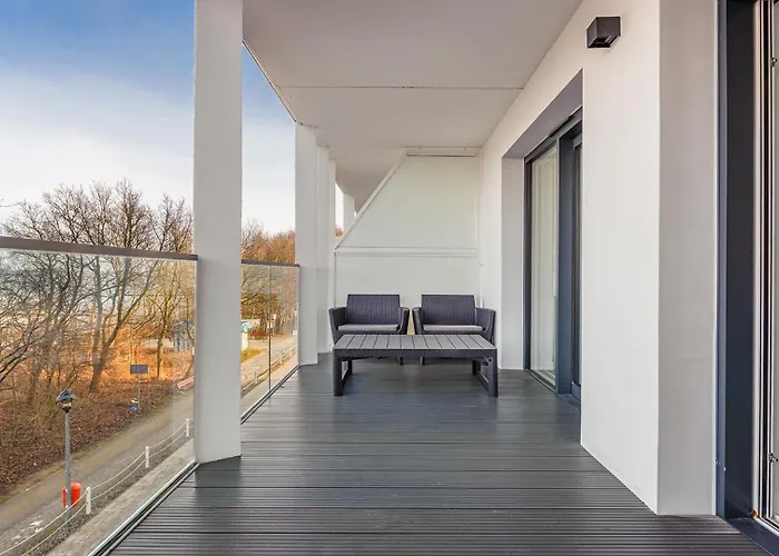 Lazurowe Wybrzeze Z Widokiem Na Morze - Perlowa Przystan - *