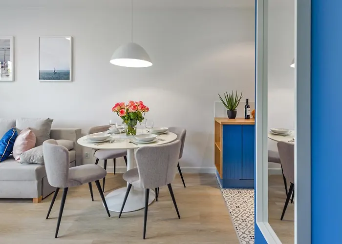 Lazurowe Wybrzeze Z Widokiem Na Morze - Perlowa Przystan - *