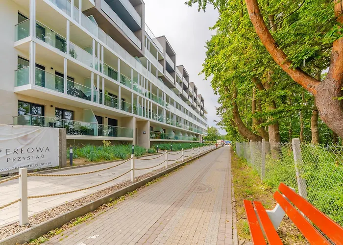 Lazurowe Wybrzeze Z Widokiem Na Morze - Perlowa Przystan - *